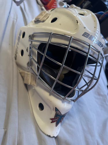Senior Medium Bauer NME 8 Goalie Mask (Used)