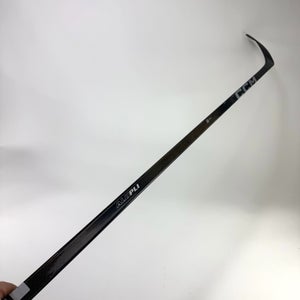 Used Right Black CCM Jetspeed FT8 Pro | 80 Flex P28M Curve Grip | J750