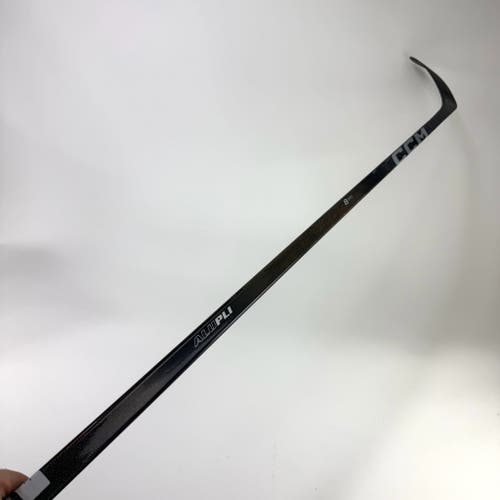 Used Right Black CCM Jetspeed FT8 Pro | 80 Flex P28M Curve Grip | J750