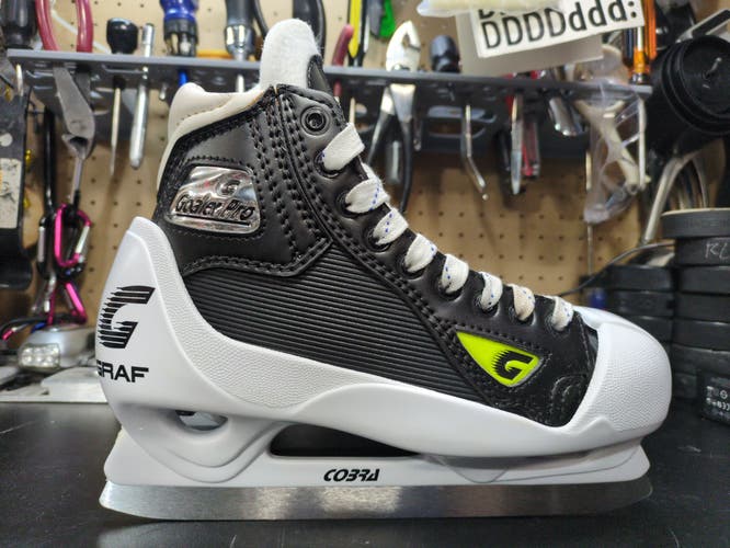 Graf Graf Supra 750 Pro Hockey Goalie Skates Regular Width Size 4.5 (New)