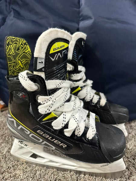 2021 Bauer Vapor 3X Hockey Skates Regular Width Size 1 (Used)