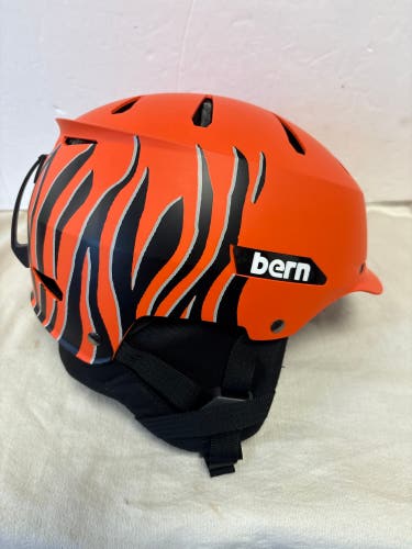 Unisex Small / Medium Bern Helmet (New)