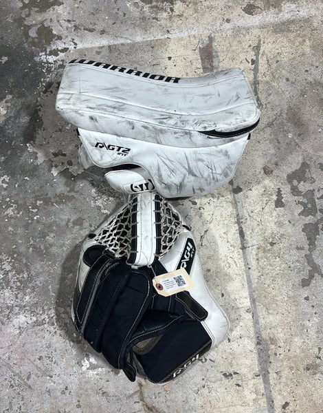 Intermediate Warrior Ritual GT2 Goalie Gloves & Blockers Regular (Used)