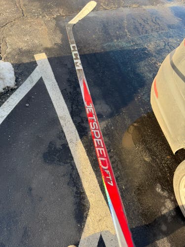 Senior CCM JetSpeed FT7 Right Handed Hockey Stick P29 75 Flex (Used)