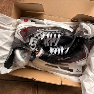 2025 Bauer Vapor Fly40 Hockey Skates Regular Width 10 (New)