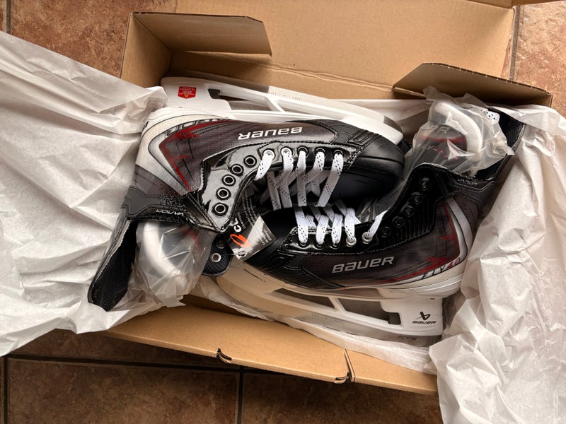 2025 Bauer Vapor Fly40 Hockey Skates Regular Width 10 (New)