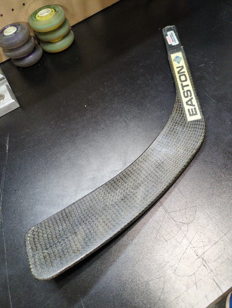 Easton Xtreme Graphite Right Handed Stick Blade Heel Pattern (Used) Leetch