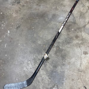 Junior Bauer Vapor 3X Hockey Stick Right Handed P28 40 Flex (Used)