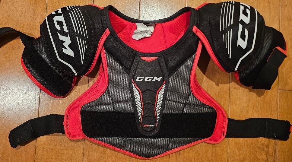 Senior CCM JetSpeed FT350 Shoulder Pads Size S (New)
