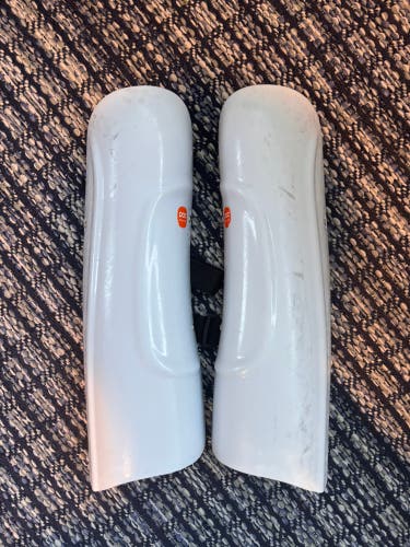 Shin Guards Medium/Large POC Shin Guard (Used)