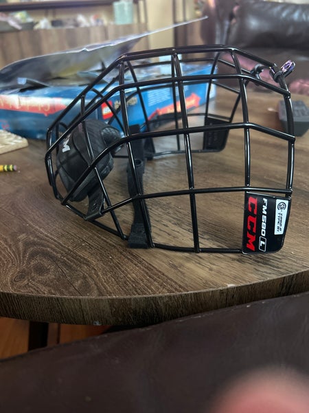 Large CCM FM580 (Used) facemask cage hockey