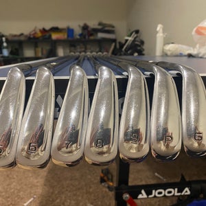 2019 Cobra King SpeedZone Right Handed Iron Set Regular Flex (7 Clubs) #5 - #9, PW, GW Steel Shaft (