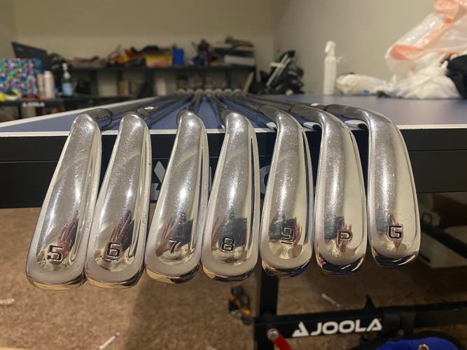 2019 Cobra King SpeedZone Right Handed Iron Set Regular Flex (7 Clubs) #5 - #9, PW, GW Steel Shaft (