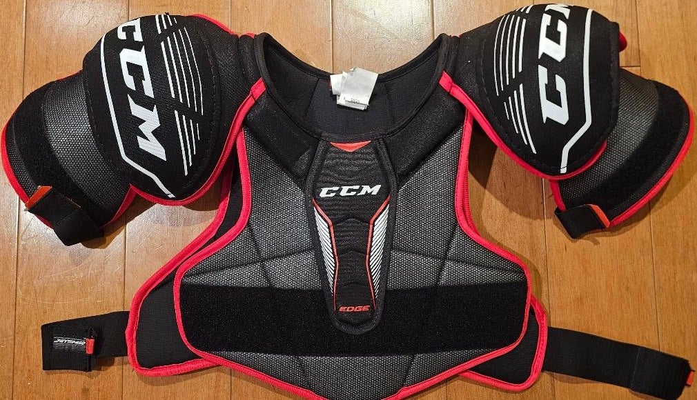 Large Senior CCM JetSpeed Edge Shoulder Pads (New)