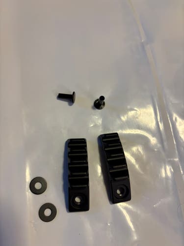 Bauer Konekt pair of shell racks for buckles new