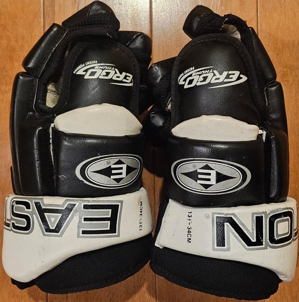 Easton Ultra Lite Ergo Thumb Hockey Gloves, Size 13.5/34cm Classic Pro Style (Used)