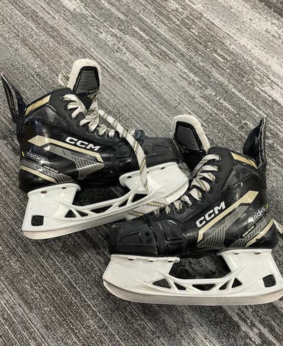 CCM Tacks AS-570 Hockey Skates | Size 4.0 Intermediate Regular