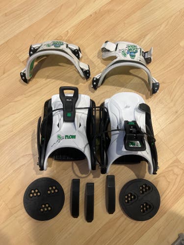 Kid's Small Flow Micron Snowboard Bindings (Used)