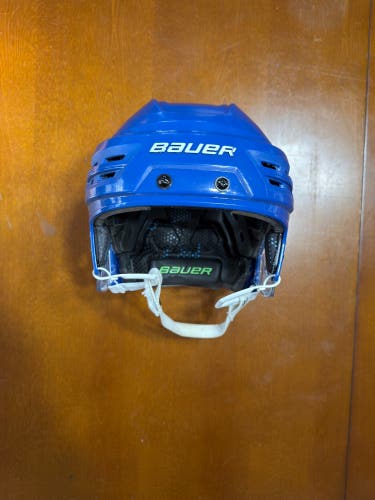 Medium Bauer Re-Akt 85 Helmet (Used)