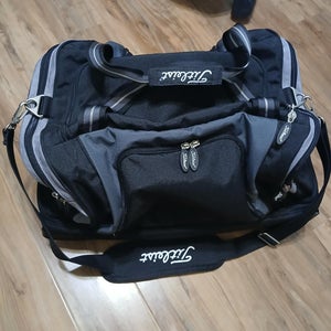 Titleist Travel Carry/Roller Bag Like New Condition!