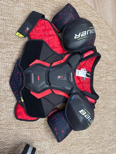 Large Senior Bauer Vapor 3X Shoulder Pads (Used)