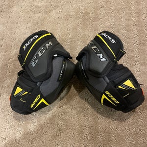 Junior Small CCM Elbow Pads (Used)