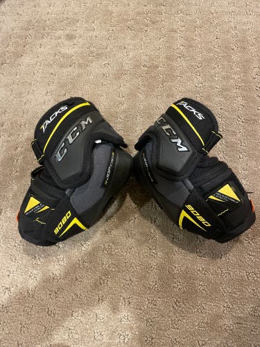 Junior Small CCM Elbow Pads (Used)