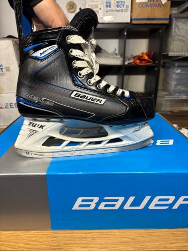 Bauer Nexus N2700 Hockey Skates Senior Regular Width 8.5 (like new)