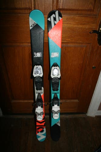 Kid's All Mountain 108 cm Volkl Kink Jr Twin TIp Skis with Marker 4.5 Adjustable Bindings