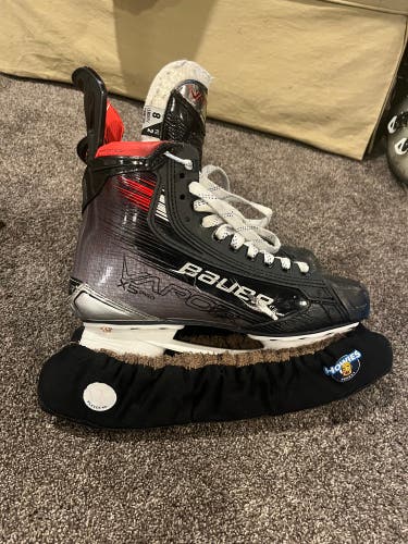 2023 Bauer Vapor X5 Pro Hockey Skates 8 (Used)
