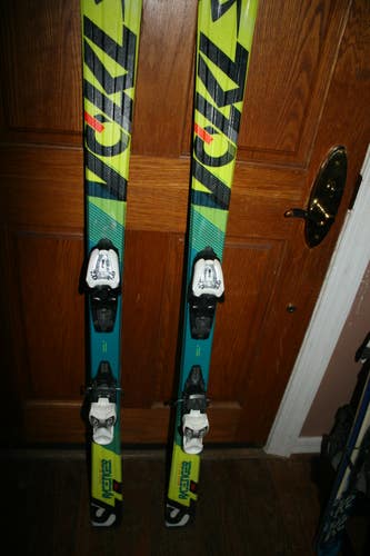 Kid's All Mountain 140 cm Volkl Skis RaceTiger with Marker 7.0 Adjustable Bindings