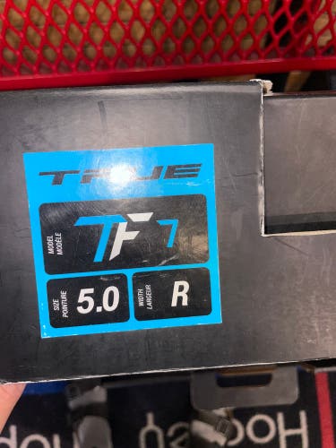 2021 True TF7 Hockey Skates Regular Width Size 5.5 (New)