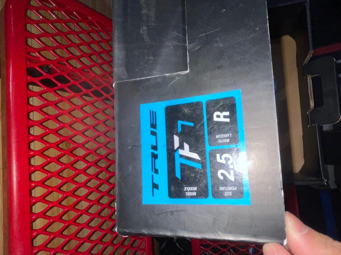 2021 True TF7 Hockey Skates Size 2.5 (New)
