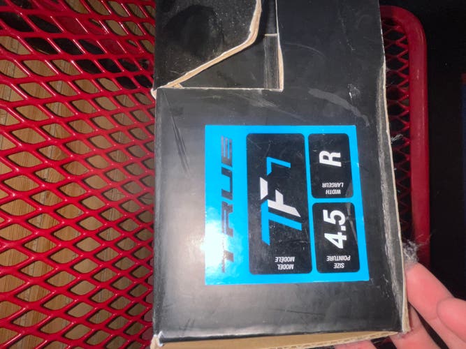 2021 True TF7 Hockey Skates Size 4.5 (New)