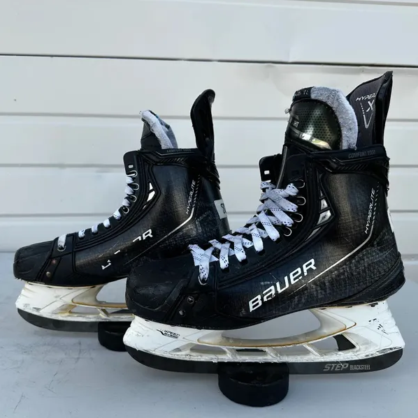 Bauer Vapor HyperLite Mens Pro Stock Size 8 Hockey Skates 88261