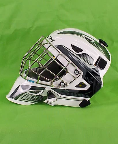 Junior CCM Axis F5 Goalie Mask (New)-Black/White Decal