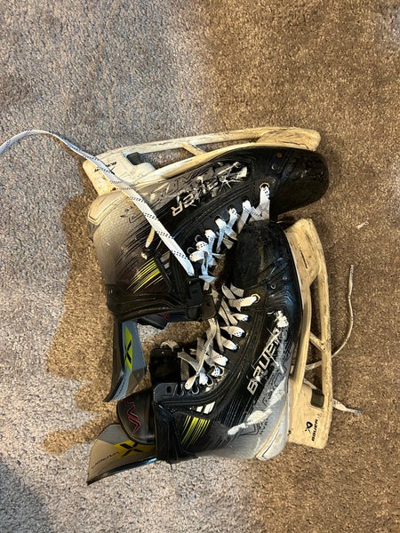 2023 Bauer Vapor Hyperlite 2 Hockey Skates 10.5 (Used)