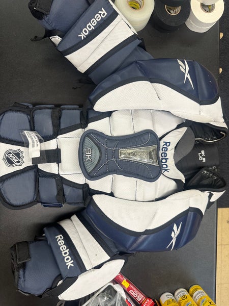 Reebok 9K Goalie Chest Protector Junior Large-in very good shape
