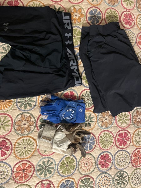 Custom Gear Bundle Hobbit batting gloves