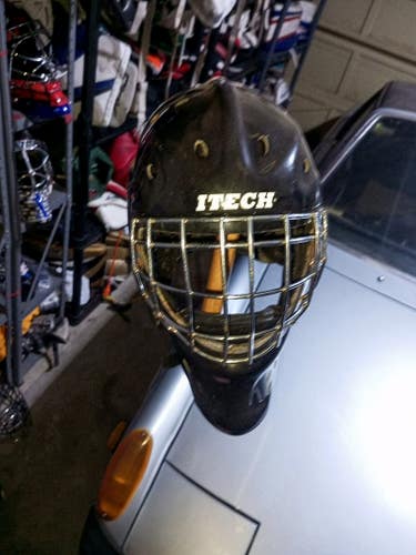 Itech senior goalie mask