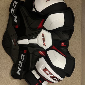 Large sr CCM JetSpeed FT4 Pro Shoulder Pads