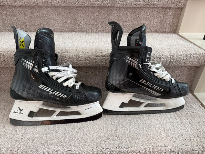 2023 Bauer Vapor Hyperlite 2 Hockey Skates Regular Width Pro Stock 9 (Used)
