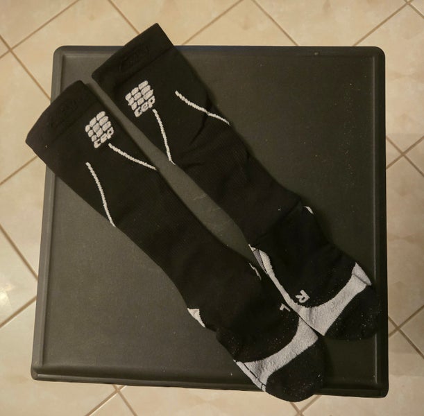 Men's Black CEP Compression Size IV Progression Knee-High Running Socks (Used)