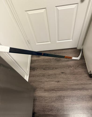 Senior PRO Red Line Custom Built Hockey Stick PRO71 Malkin Curve (Used) RH 70 Flex Low Kick