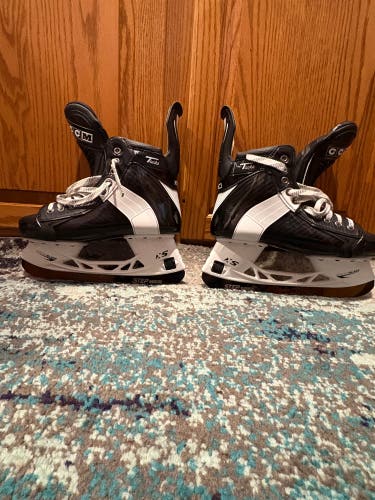 CCM Tacks 652 Pro Hockey Skates Wide Width 7.5 (Used)