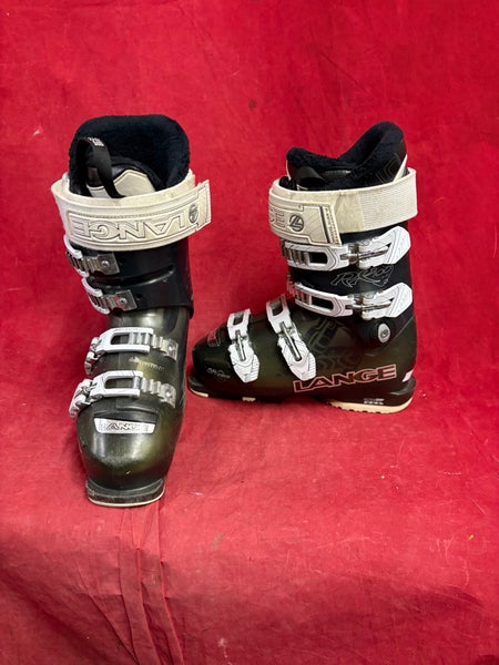 Ski Boots: Mondo 23 & 23.5 Women's Lange Ski Boots (Used)