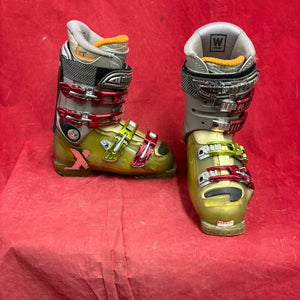 Ski Boots: Mondo 23 & 23.5 Salomon Ski Boots (Used)