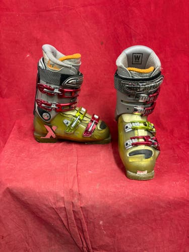 Ski Boots: Mondo 23 & 23.5 Salomon Ski Boots (Used)