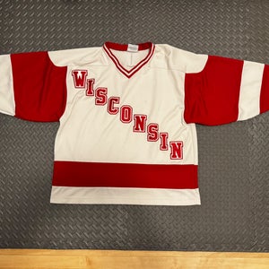 Wisconsin White Large Men's K1 hockey Jersey (Used)