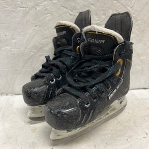 Used CCM SUPREME ONE .6 Youth Hockey Skate Youth 11.0 11855-S000196223